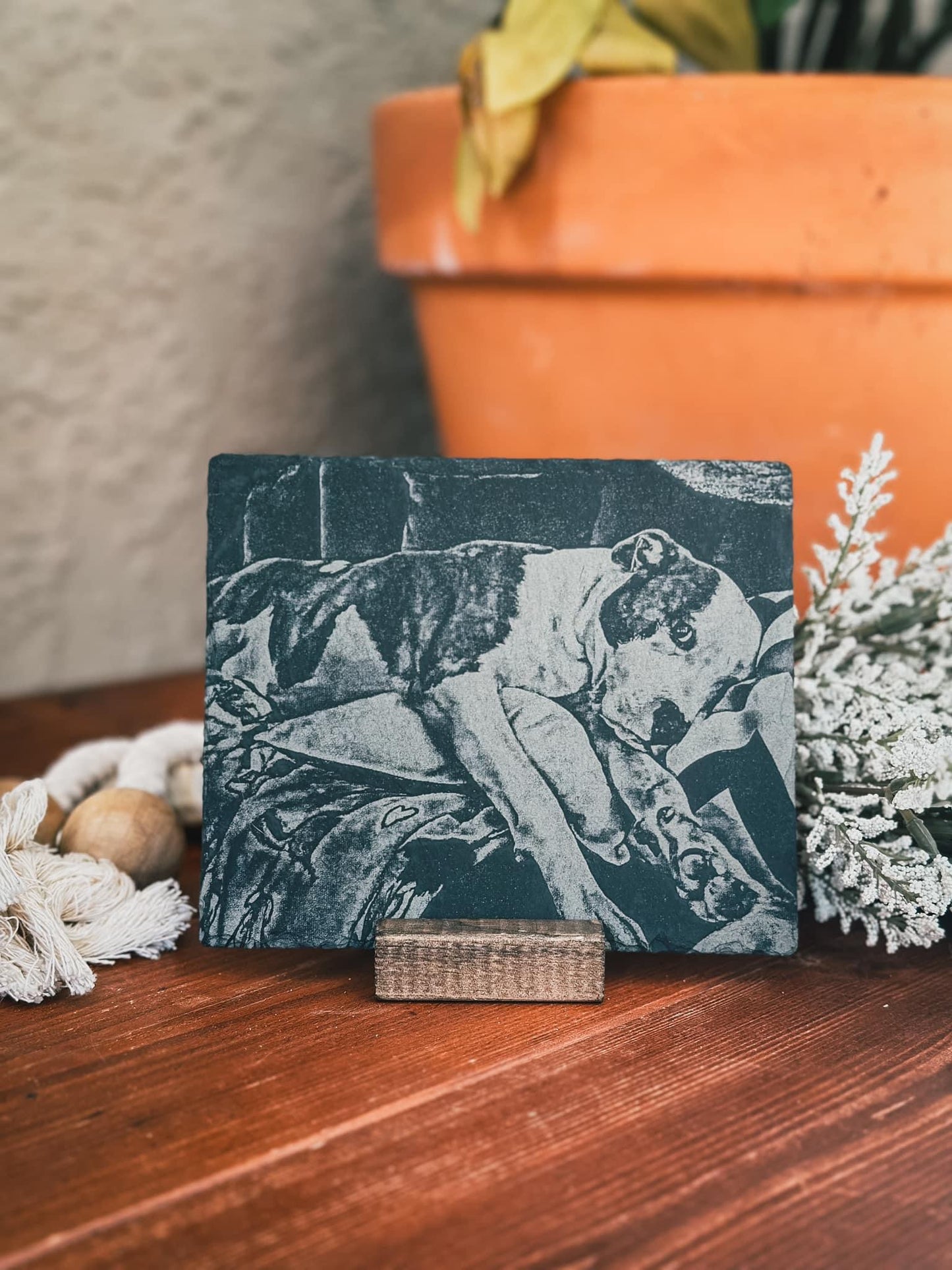 Slate Pet Portrait with Stand